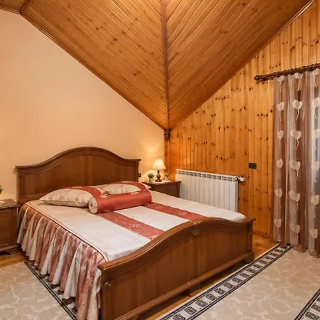 Private With Private Bathroom & Balcony In Elegant Gjelaj