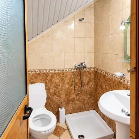 Private With Private Bathroom & Balcony In Elegant Gjelaj *